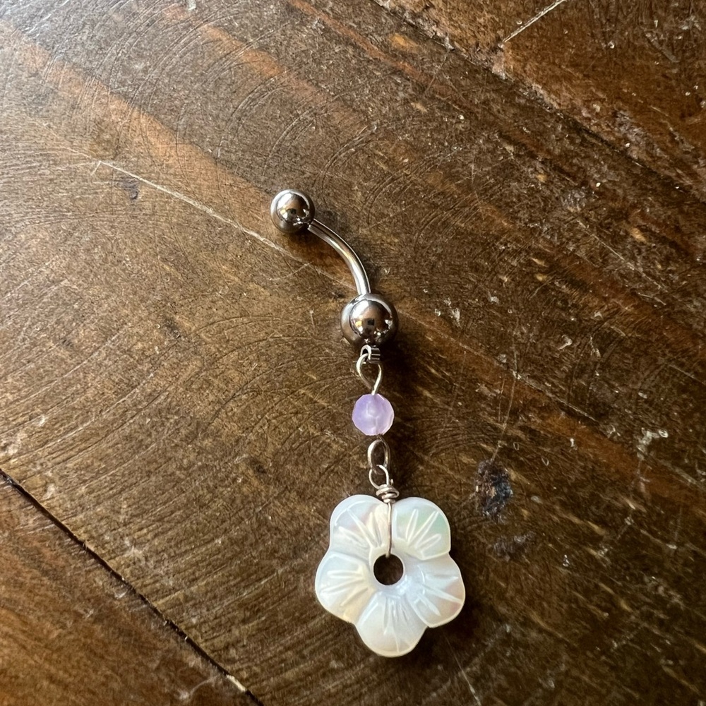 Flower belly ring